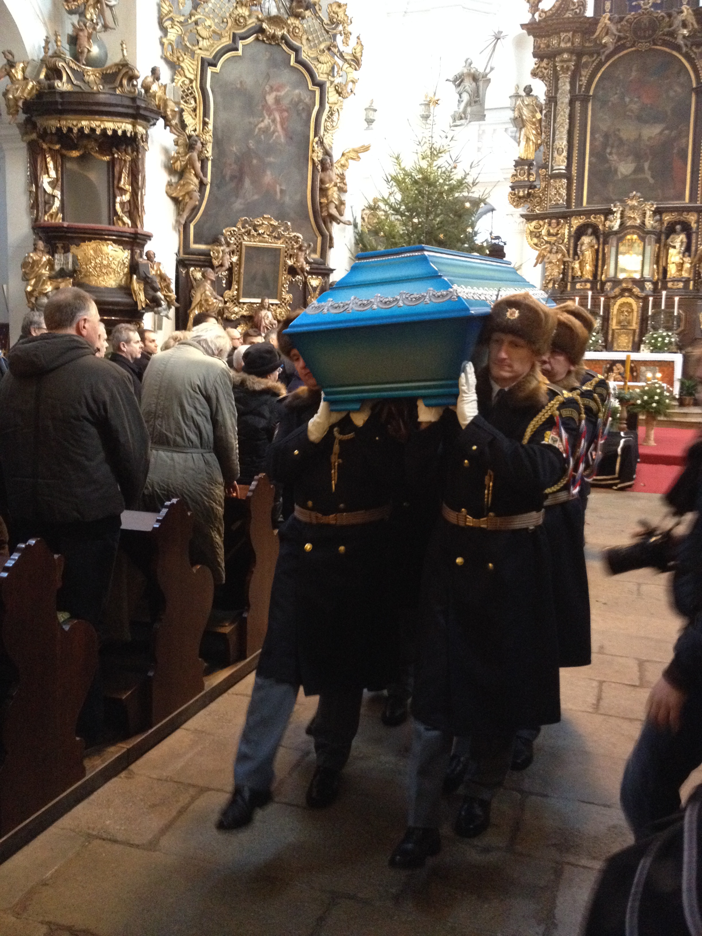 Poslední rozloučení s Imrichem Gablechem v kostele Nanebevzetí Panny Marie v Havlíčkově Brodě
